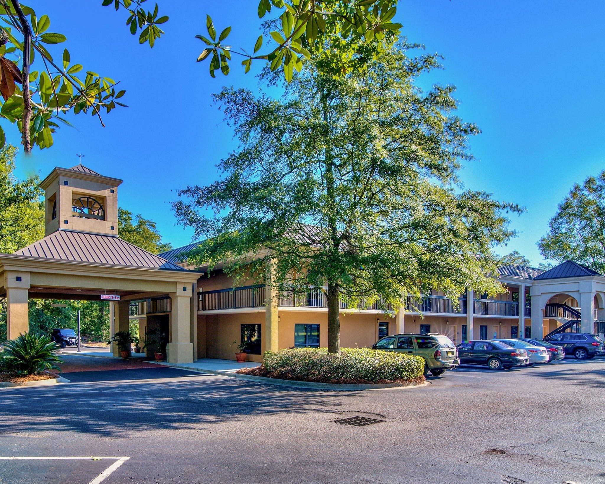 Clarion Inn & Suites Aiken South Ngoại thất bức ảnh