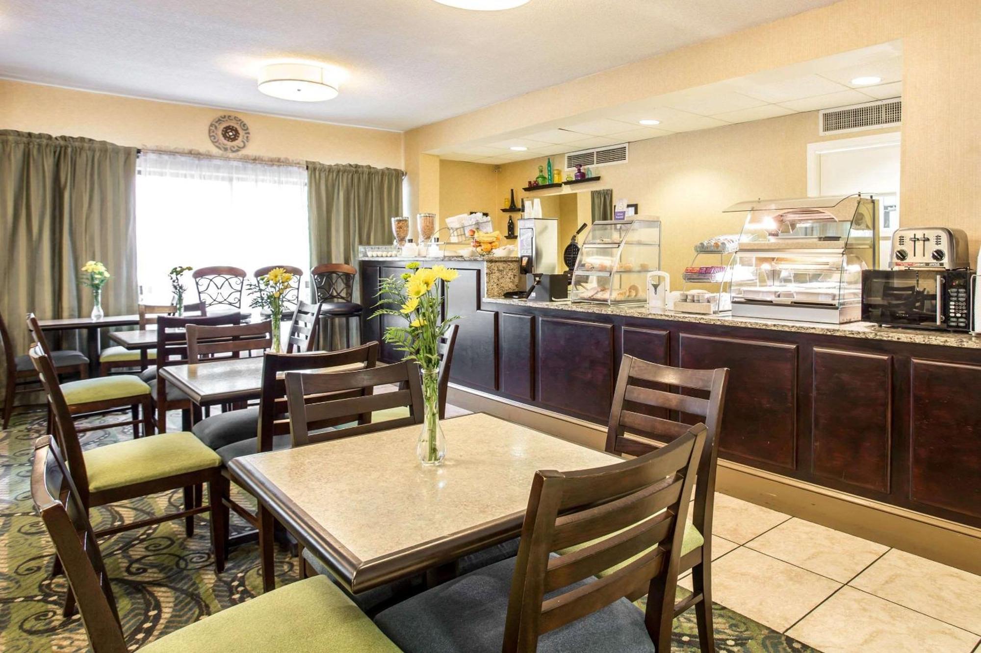 Clarion Inn & Suites Aiken South Ngoại thất bức ảnh