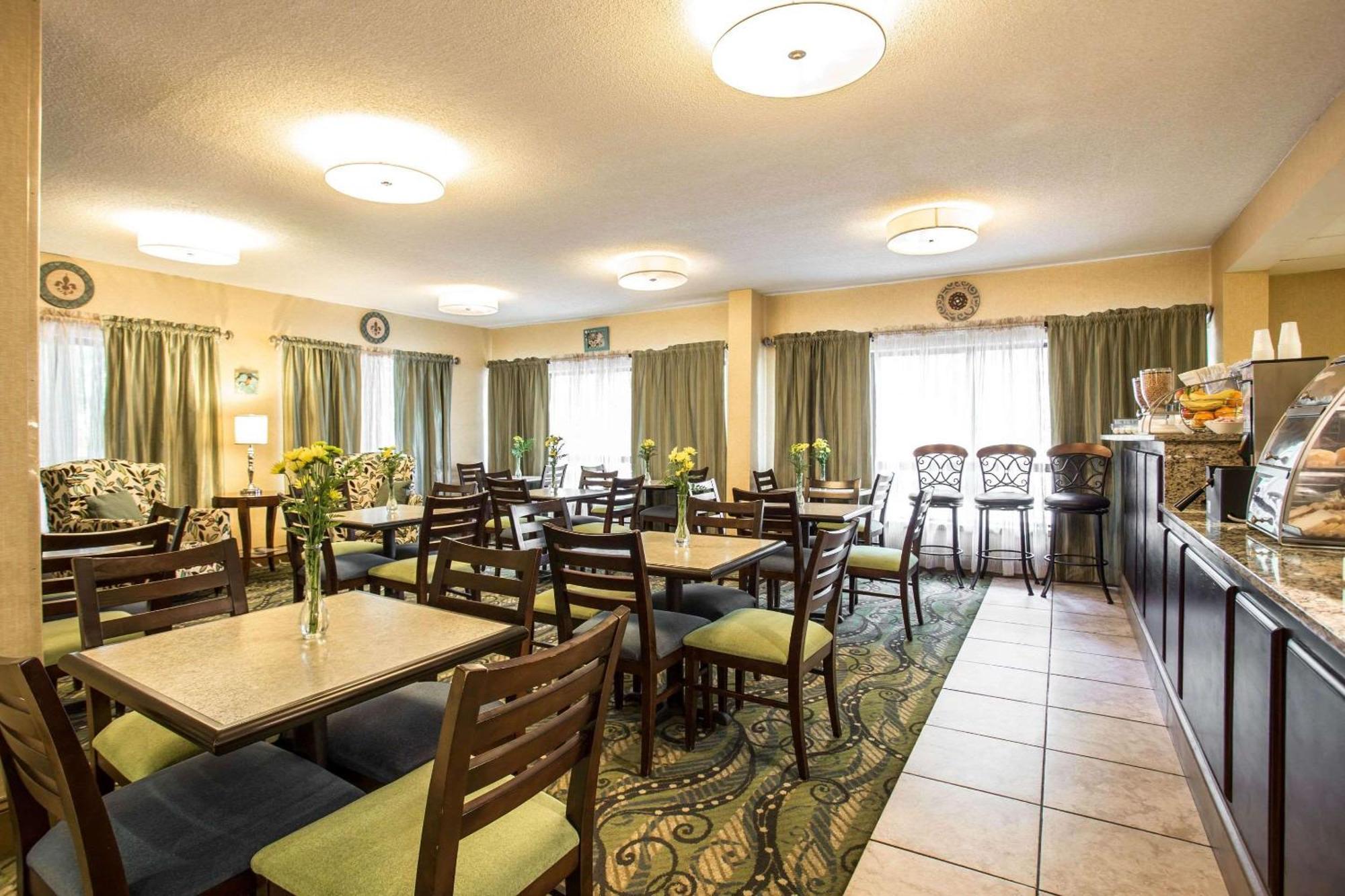 Clarion Inn & Suites Aiken South Ngoại thất bức ảnh