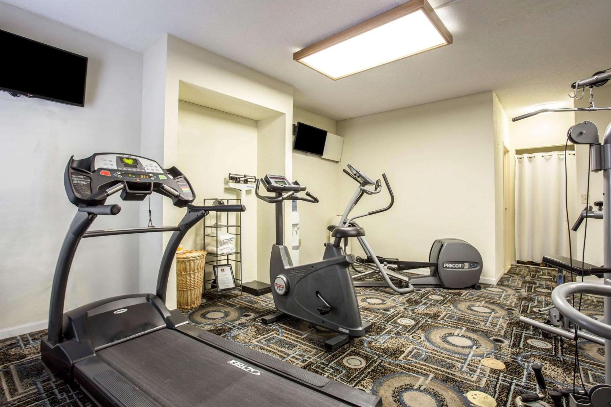 Clarion Inn & Suites Aiken South Ngoại thất bức ảnh