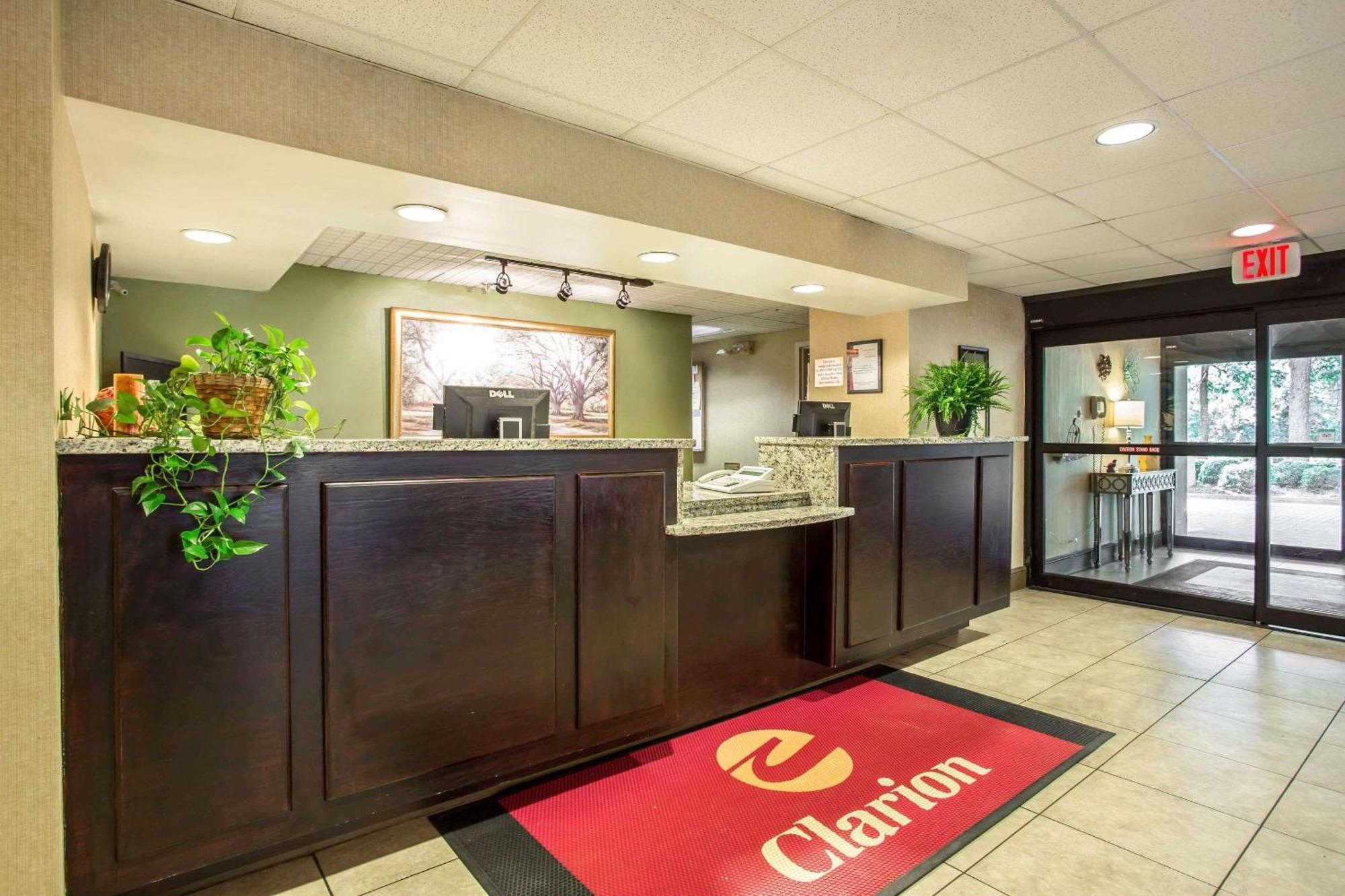 Clarion Inn & Suites Aiken South Ngoại thất bức ảnh