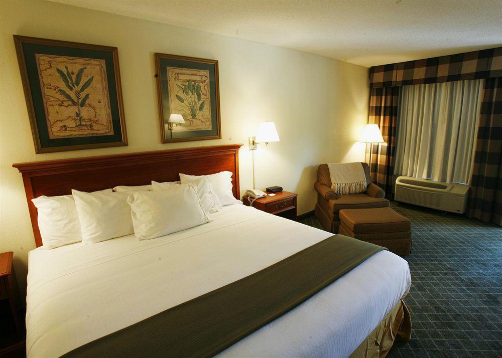 Clarion Inn & Suites Aiken South Phòng bức ảnh