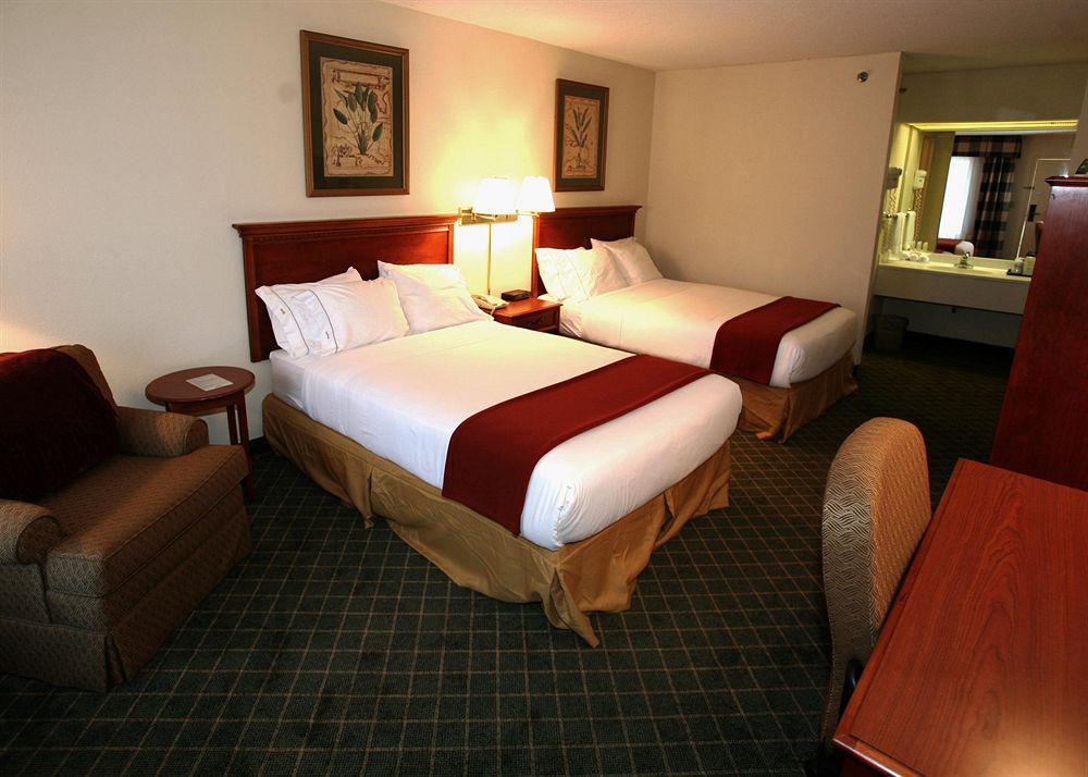 Clarion Inn & Suites Aiken South Phòng bức ảnh